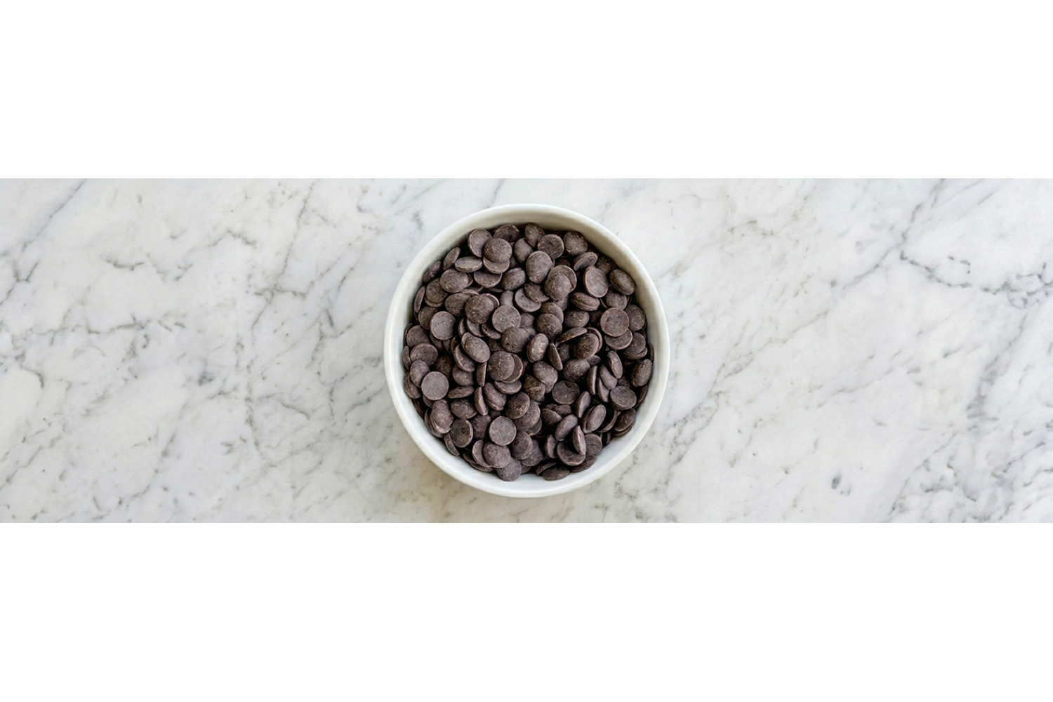 The Secret of Professional Chocolate: Why a Light Coating on Drops Is a Sign of Naturalness